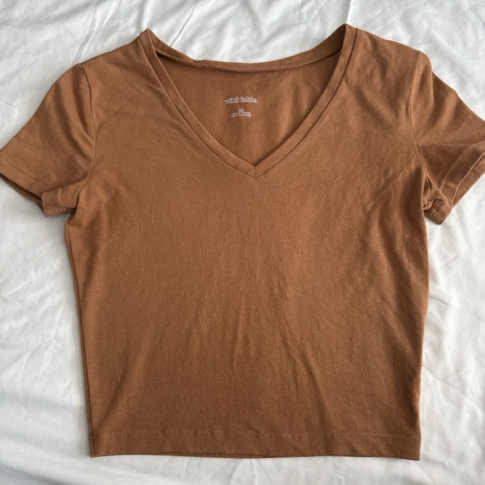 Wild Fable Women's Tan V-Neck Crop Top